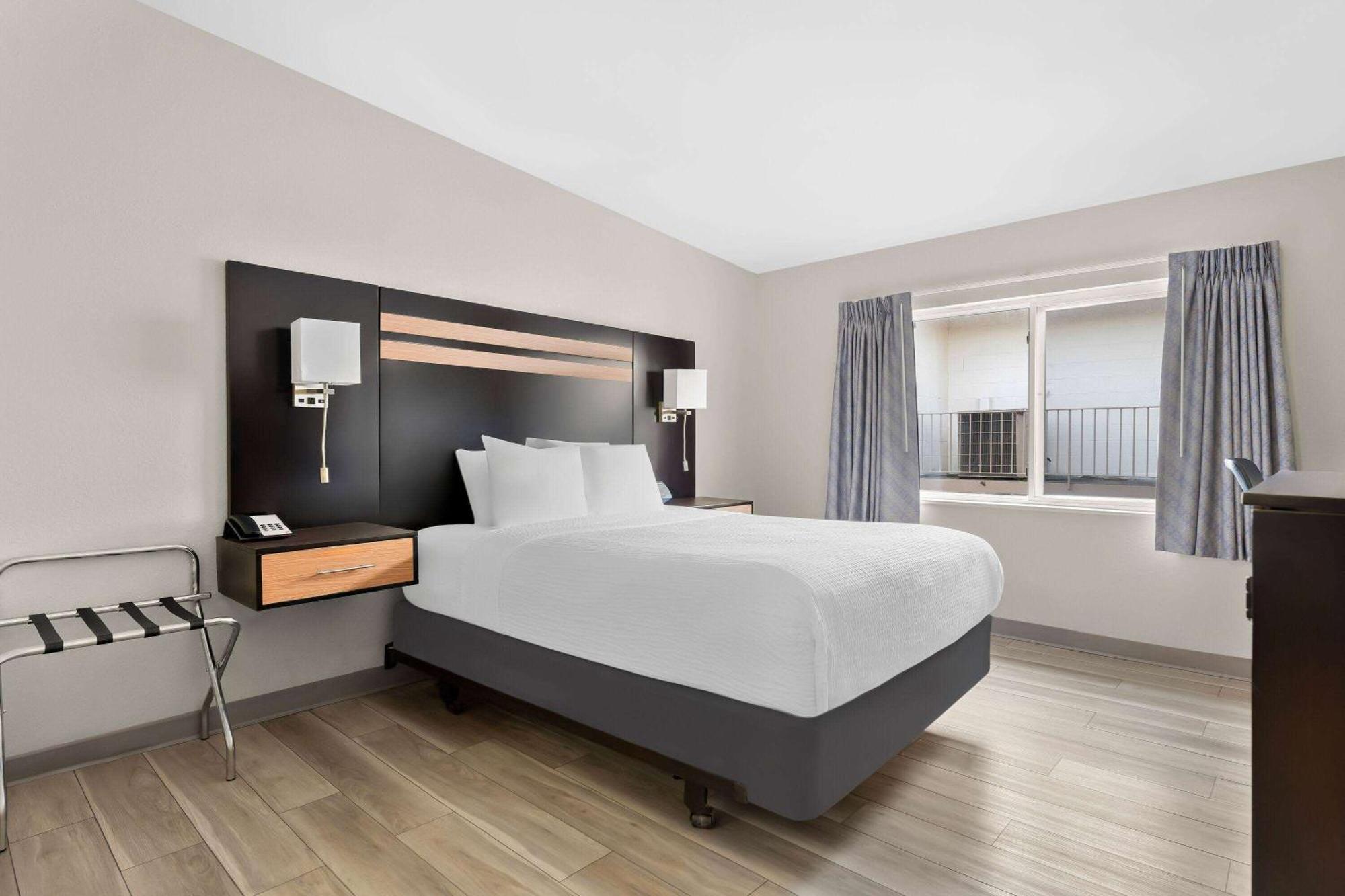 Days Inn By Wyndham Albany Suny Extérieur photo