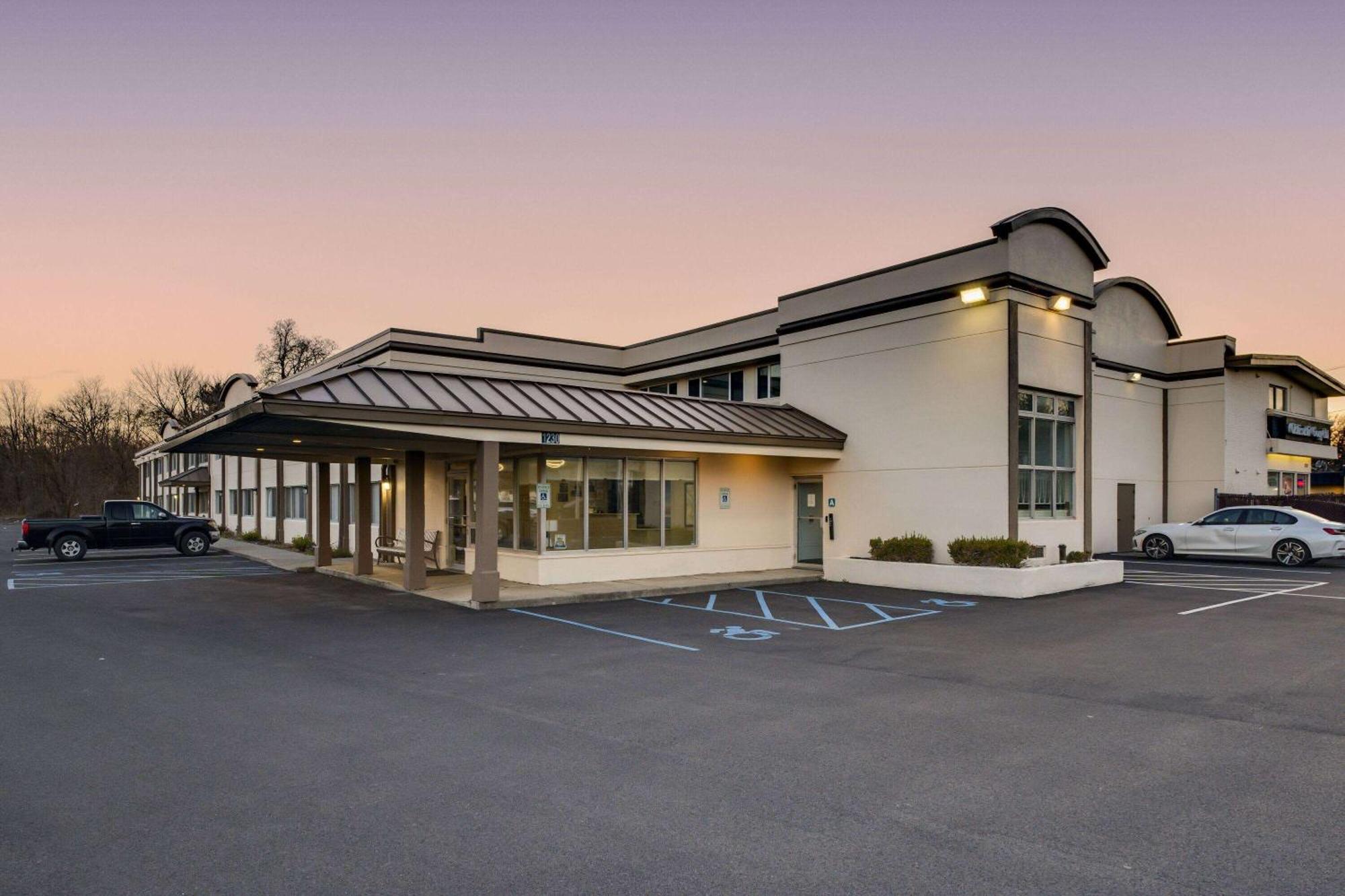 Days Inn By Wyndham Albany Suny Extérieur photo