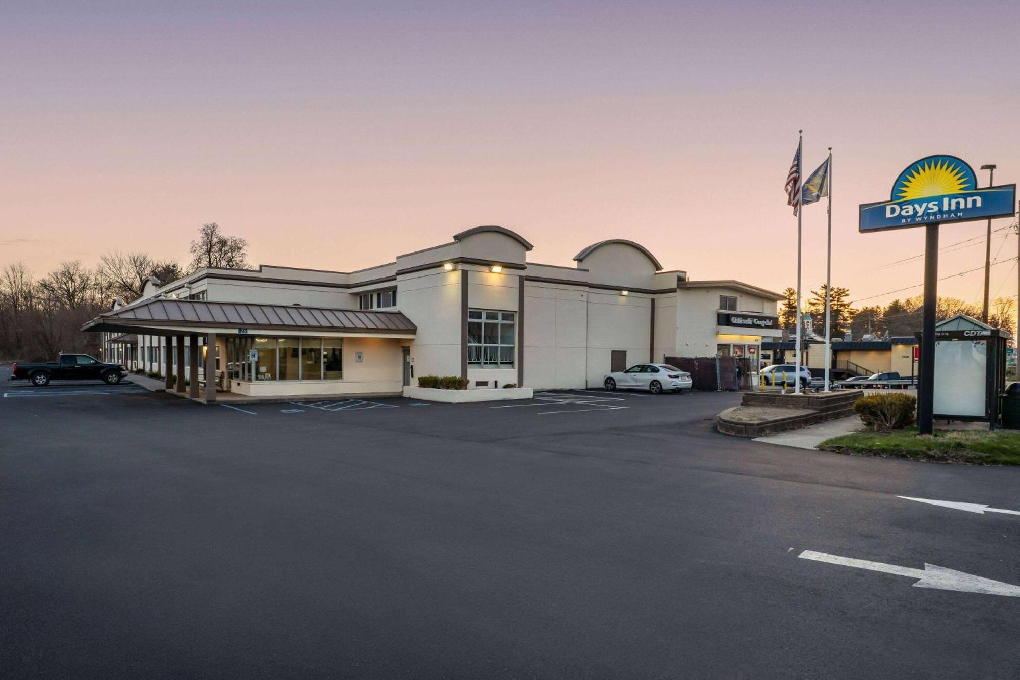 Days Inn By Wyndham Albany Suny Extérieur photo